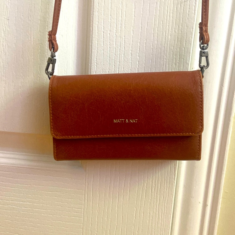 Matt & Nat Brown Minimalist Crossbody Bag